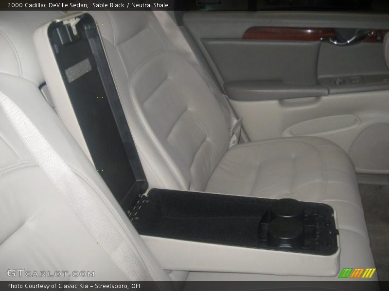 Sable Black / Neutral Shale 2000 Cadillac DeVille Sedan