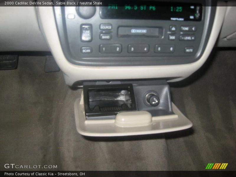 Sable Black / Neutral Shale 2000 Cadillac DeVille Sedan