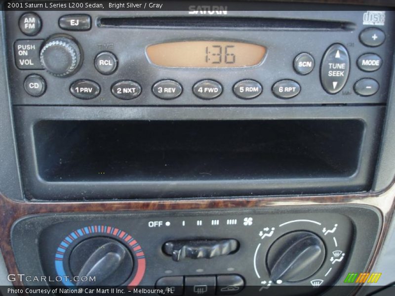 Bright Silver / Gray 2001 Saturn L Series L200 Sedan