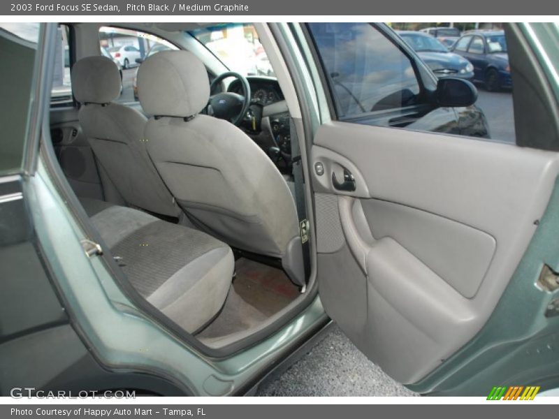Pitch Black / Medium Graphite 2003 Ford Focus SE Sedan