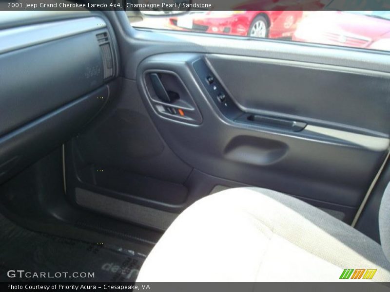 Champagne Pearl / Sandstone 2001 Jeep Grand Cherokee Laredo 4x4