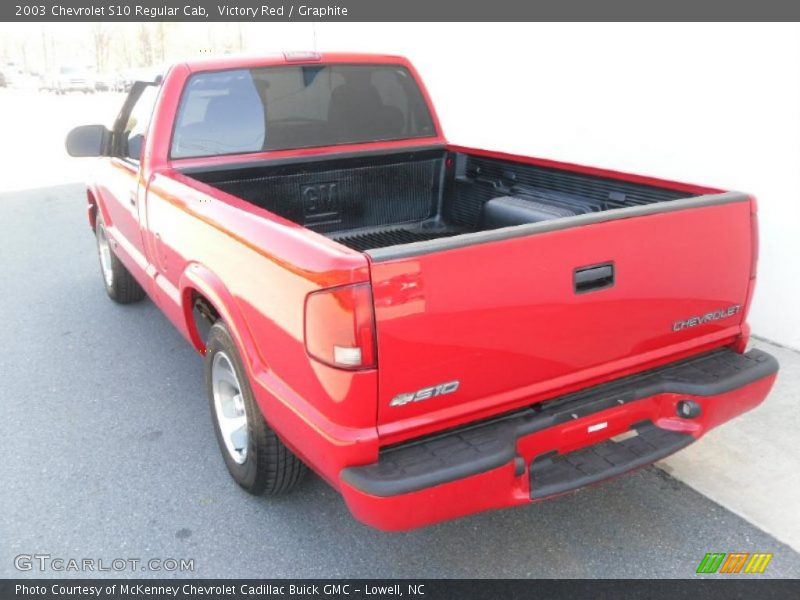 Victory Red / Graphite 2003 Chevrolet S10 Regular Cab