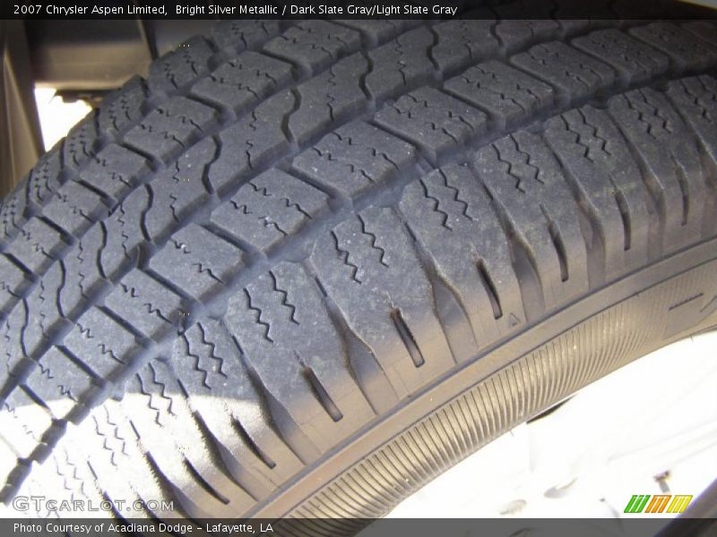 Bright Silver Metallic / Dark Slate Gray/Light Slate Gray 2007 Chrysler Aspen Limited