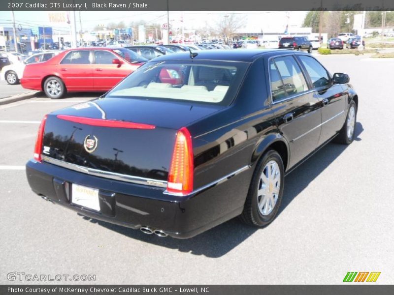 Black Raven / Shale 2007 Cadillac DTS Luxury II