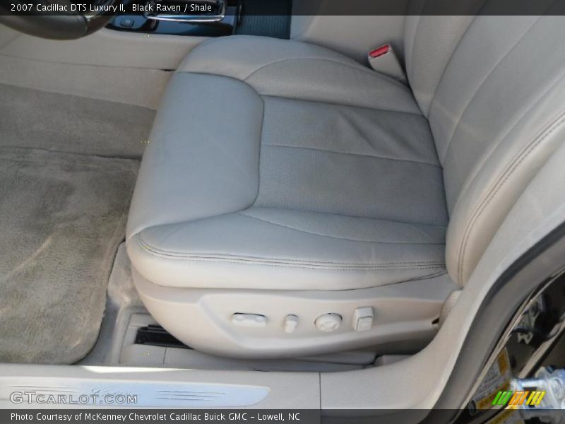 Black Raven / Shale 2007 Cadillac DTS Luxury II