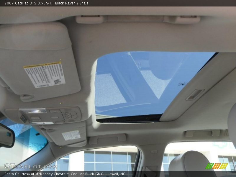 Black Raven / Shale 2007 Cadillac DTS Luxury II
