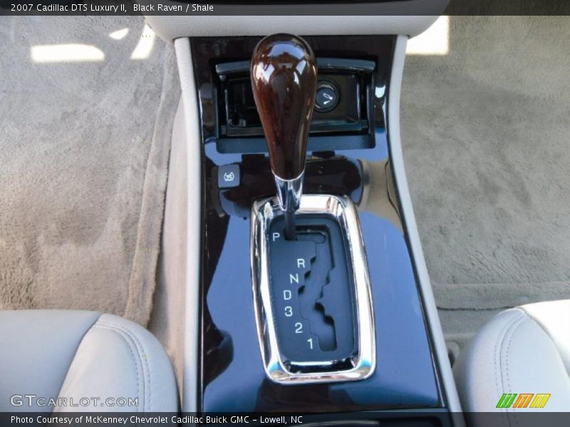 Black Raven / Shale 2007 Cadillac DTS Luxury II