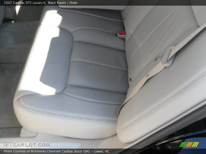 Black Raven / Shale 2007 Cadillac DTS Luxury II