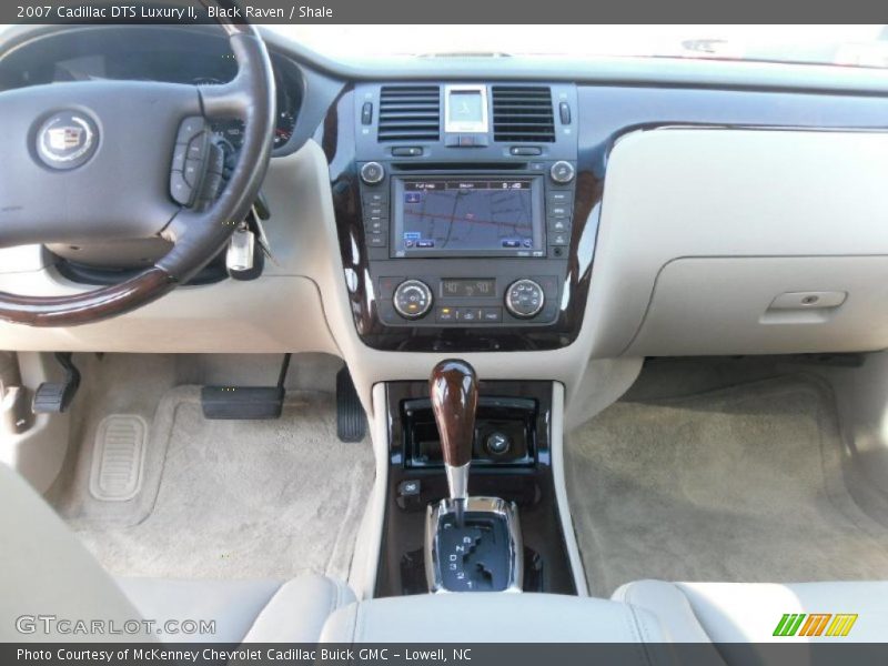 Black Raven / Shale 2007 Cadillac DTS Luxury II