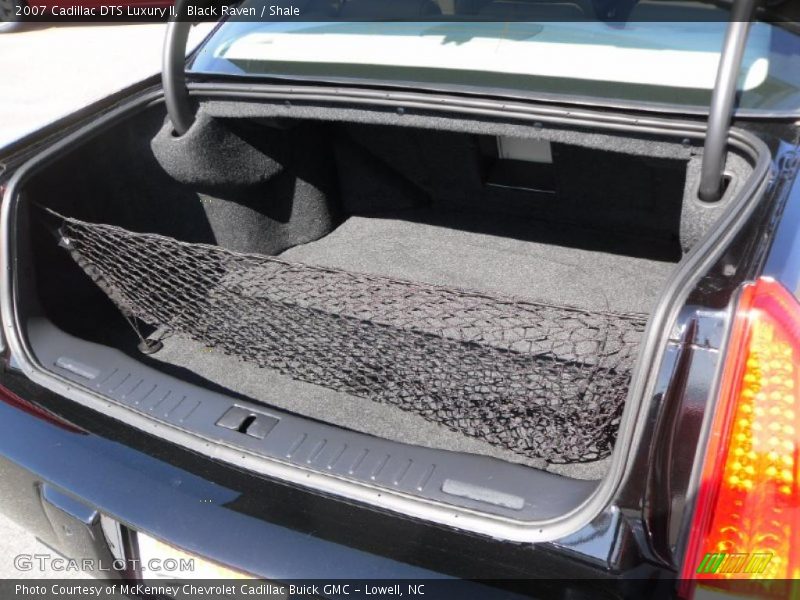 Black Raven / Shale 2007 Cadillac DTS Luxury II