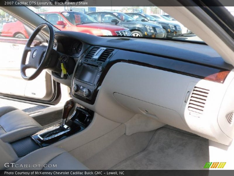 Black Raven / Shale 2007 Cadillac DTS Luxury II