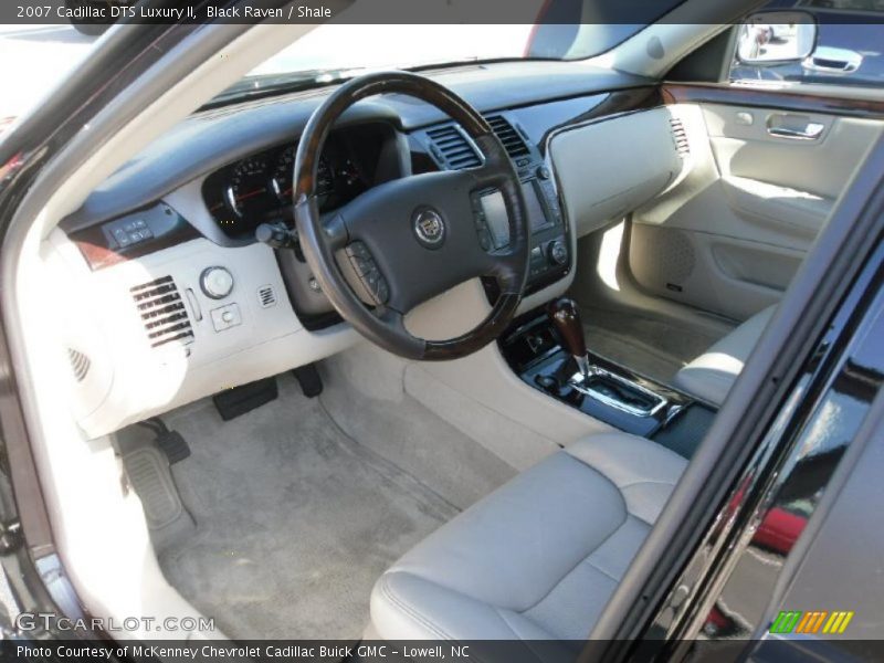 Black Raven / Shale 2007 Cadillac DTS Luxury II