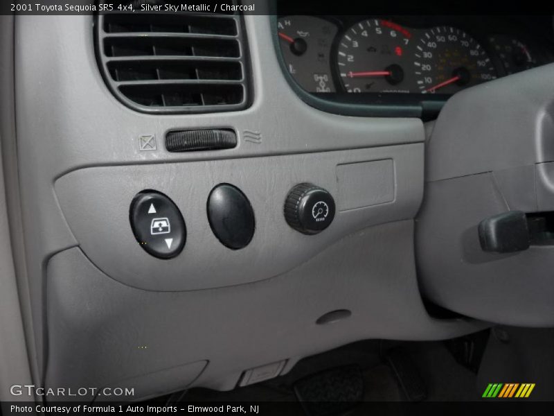 Silver Sky Metallic / Charcoal 2001 Toyota Sequoia SR5 4x4