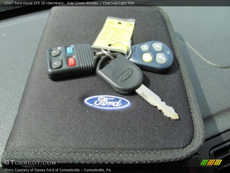 Kiwi Green Metallic / Charcoal/Light Flint 2007 Ford Focus ZX5 SE Hatchback