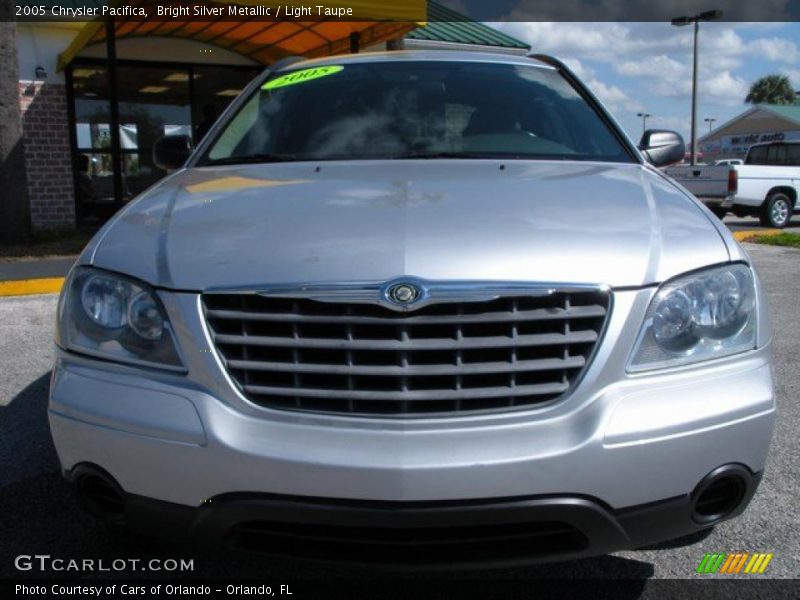 Bright Silver Metallic / Light Taupe 2005 Chrysler Pacifica