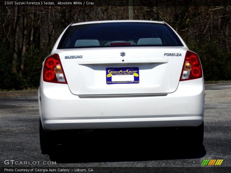 Absolute White / Gray 2005 Suzuki Forenza S Sedan