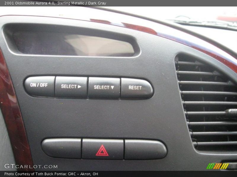 Sterling Metallic / Dark Gray 2001 Oldsmobile Aurora 4.0