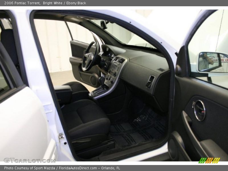 Bright White / Ebony Black 2006 Pontiac Torrent