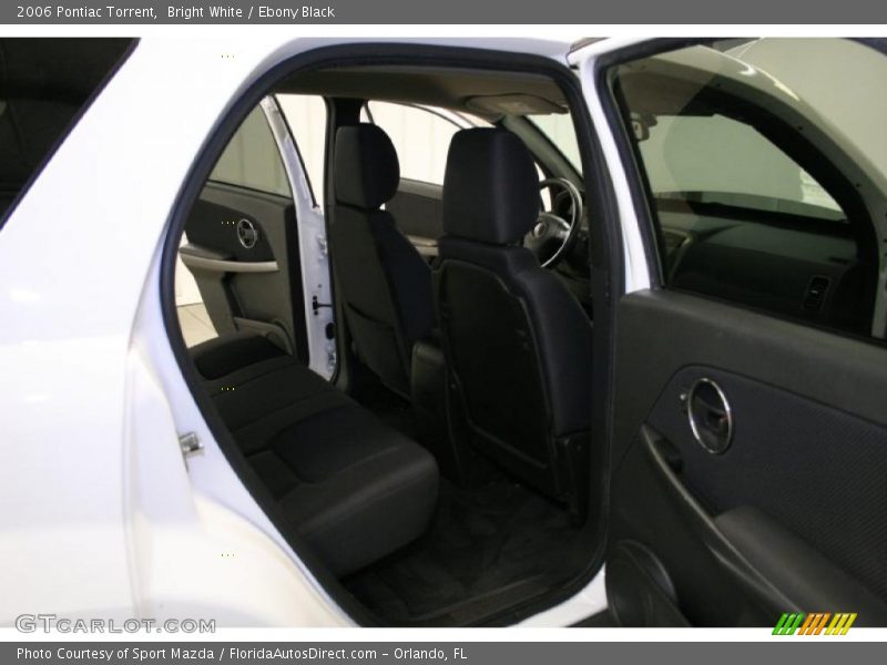 Bright White / Ebony Black 2006 Pontiac Torrent