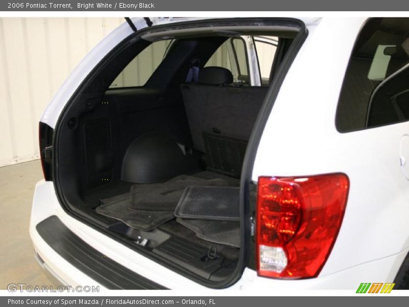 Bright White / Ebony Black 2006 Pontiac Torrent