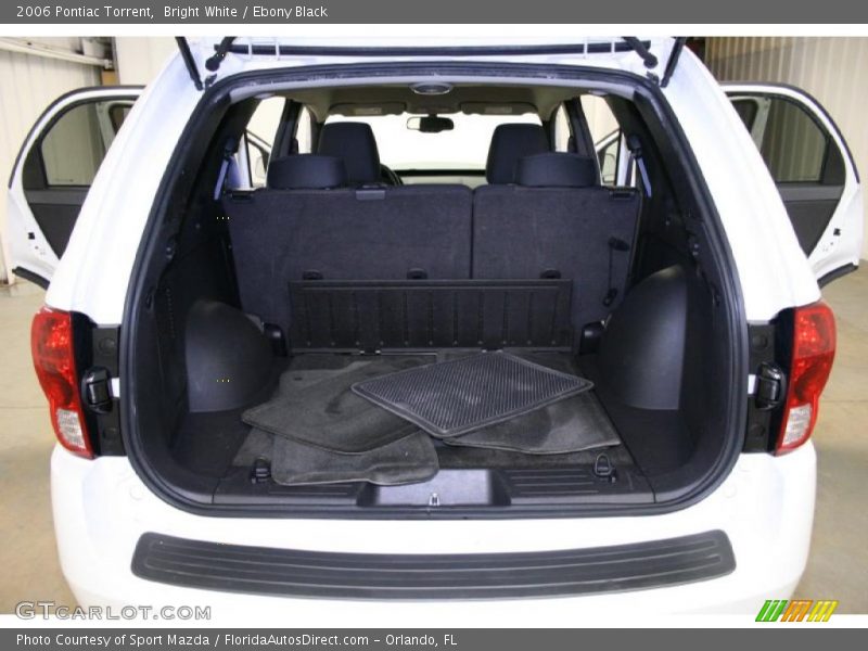 Bright White / Ebony Black 2006 Pontiac Torrent