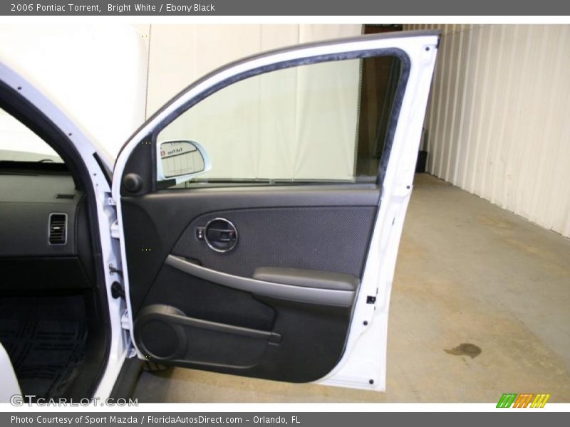 Bright White / Ebony Black 2006 Pontiac Torrent