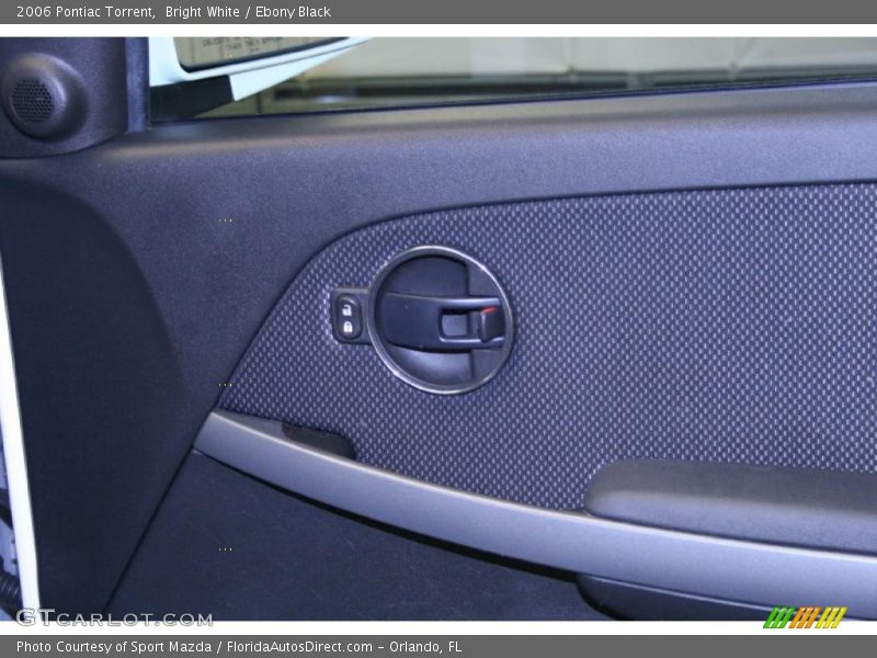 Bright White / Ebony Black 2006 Pontiac Torrent