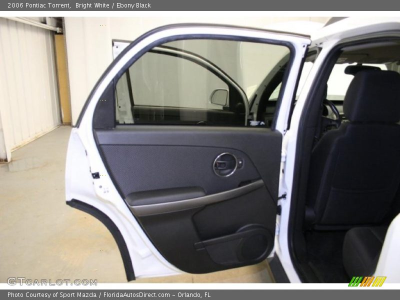 Bright White / Ebony Black 2006 Pontiac Torrent