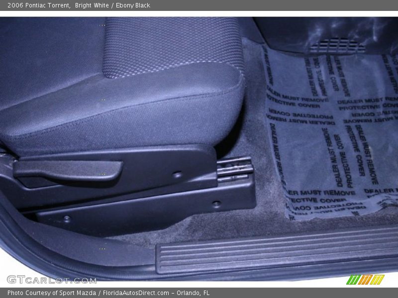 Bright White / Ebony Black 2006 Pontiac Torrent