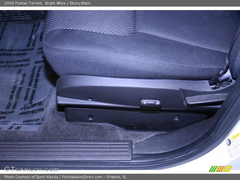 Bright White / Ebony Black 2006 Pontiac Torrent
