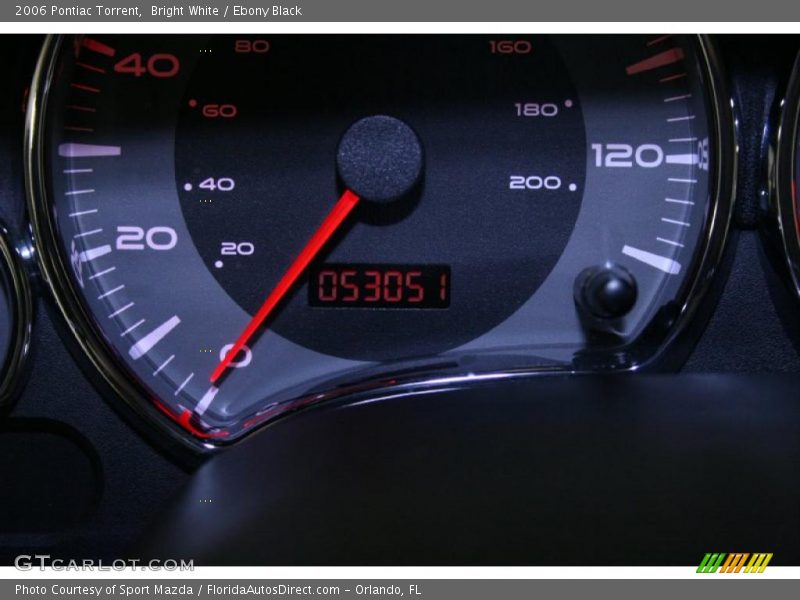 Bright White / Ebony Black 2006 Pontiac Torrent