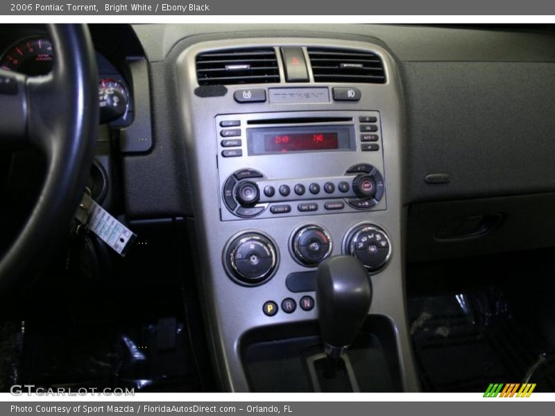 Bright White / Ebony Black 2006 Pontiac Torrent