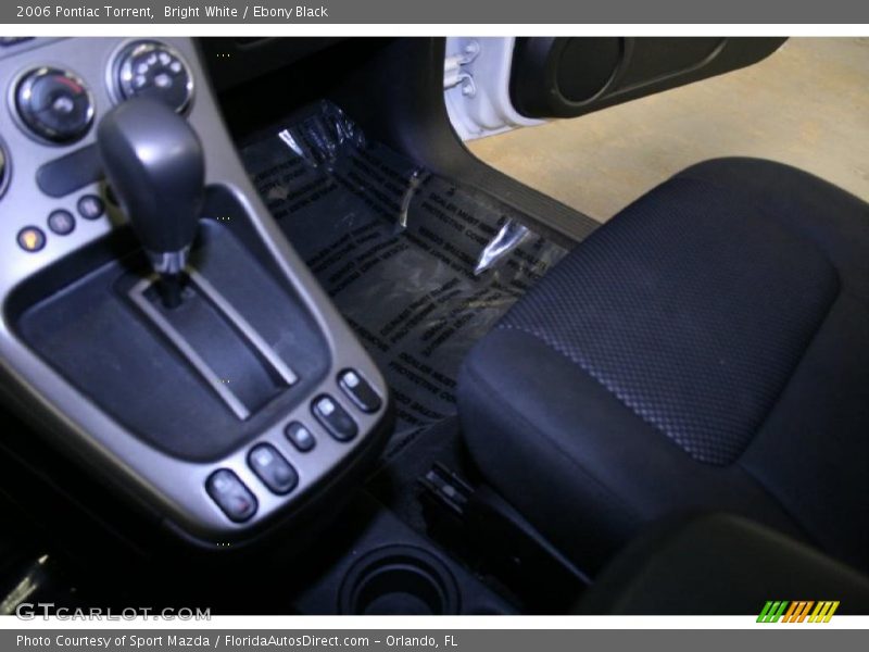 Bright White / Ebony Black 2006 Pontiac Torrent