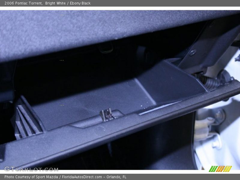 Bright White / Ebony Black 2006 Pontiac Torrent