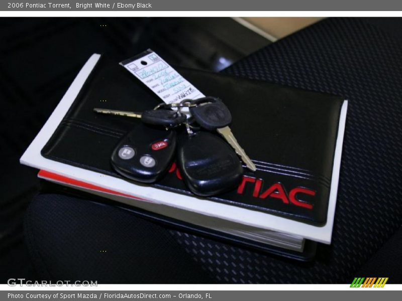 Bright White / Ebony Black 2006 Pontiac Torrent