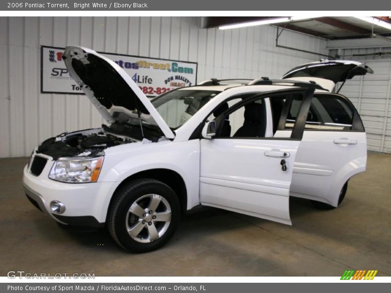 Bright White / Ebony Black 2006 Pontiac Torrent
