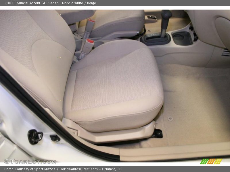 Nordic White / Beige 2007 Hyundai Accent GLS Sedan