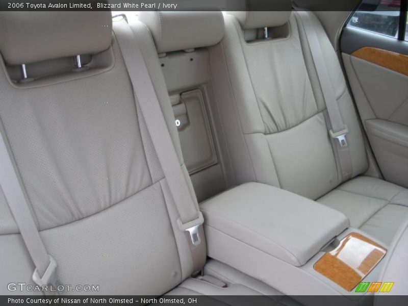 Blizzard White Pearl / Ivory 2006 Toyota Avalon Limited