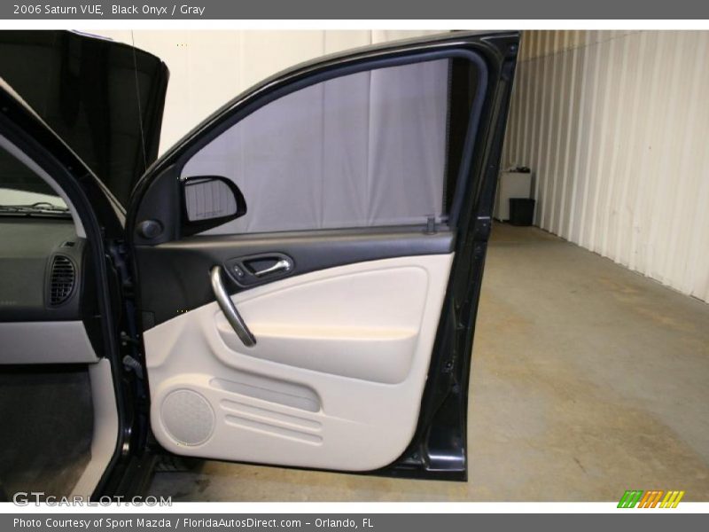 Black Onyx / Gray 2006 Saturn VUE