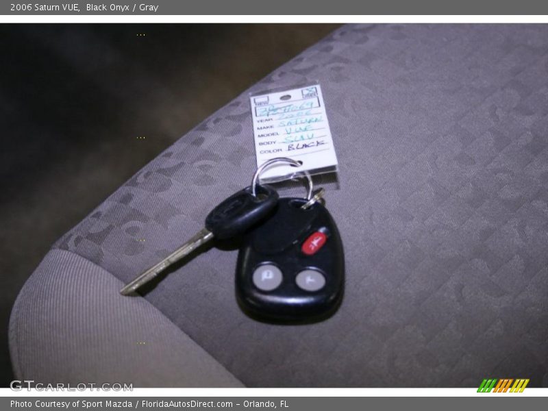 Black Onyx / Gray 2006 Saturn VUE