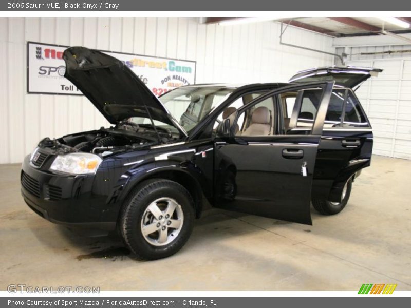 Black Onyx / Gray 2006 Saturn VUE