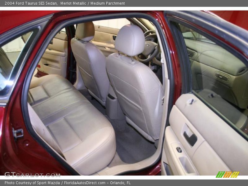 Merlot Metallic / Medium Parchment 2004 Ford Taurus SES Sedan