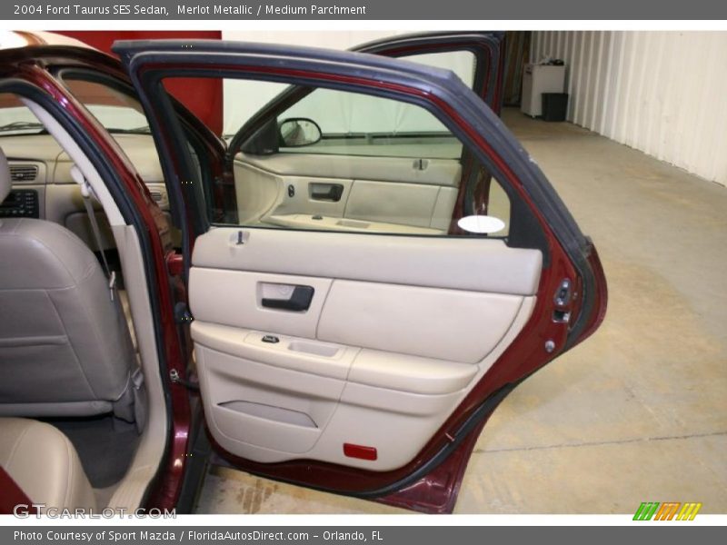 Merlot Metallic / Medium Parchment 2004 Ford Taurus SES Sedan