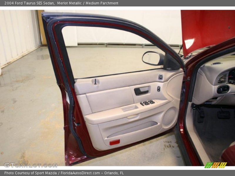 Merlot Metallic / Medium Parchment 2004 Ford Taurus SES Sedan