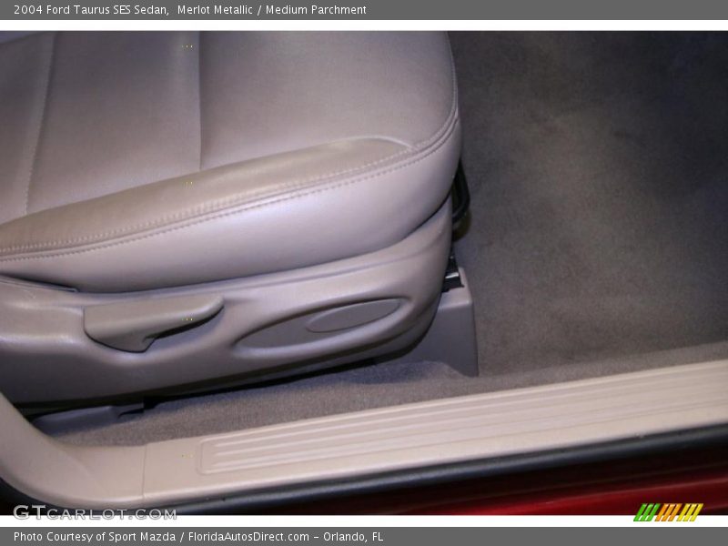 Merlot Metallic / Medium Parchment 2004 Ford Taurus SES Sedan