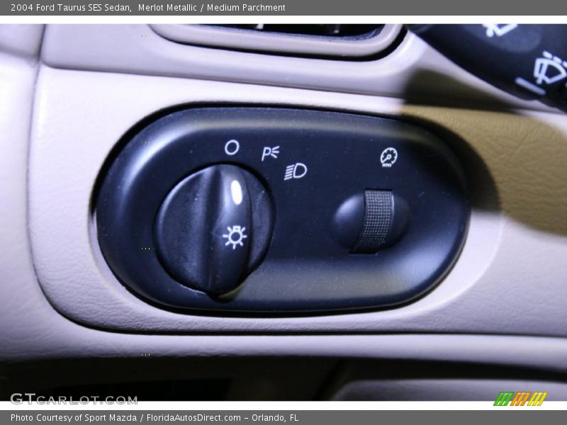 Merlot Metallic / Medium Parchment 2004 Ford Taurus SES Sedan