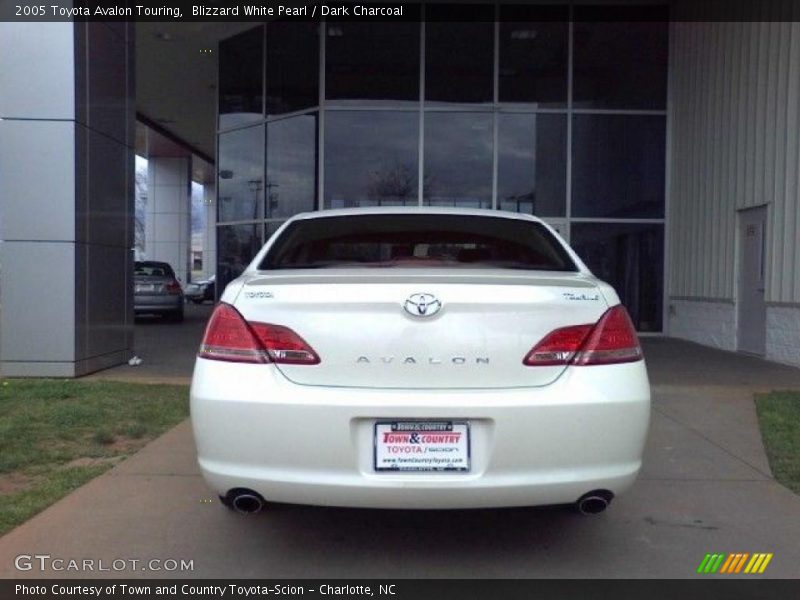 Blizzard White Pearl / Dark Charcoal 2005 Toyota Avalon Touring
