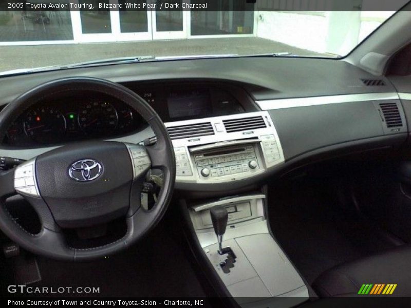Blizzard White Pearl / Dark Charcoal 2005 Toyota Avalon Touring