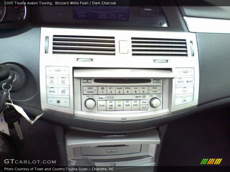 Blizzard White Pearl / Dark Charcoal 2005 Toyota Avalon Touring