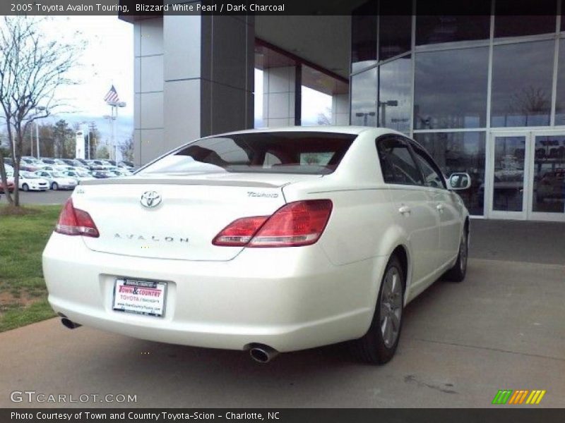 Blizzard White Pearl / Dark Charcoal 2005 Toyota Avalon Touring